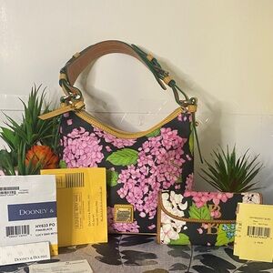 Dooney & Bourke Lucy Hydrangea hobo and wallet set (Rare set ) 🚨